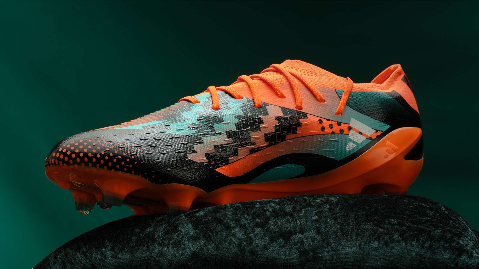 不少球迷在 不少球迷在